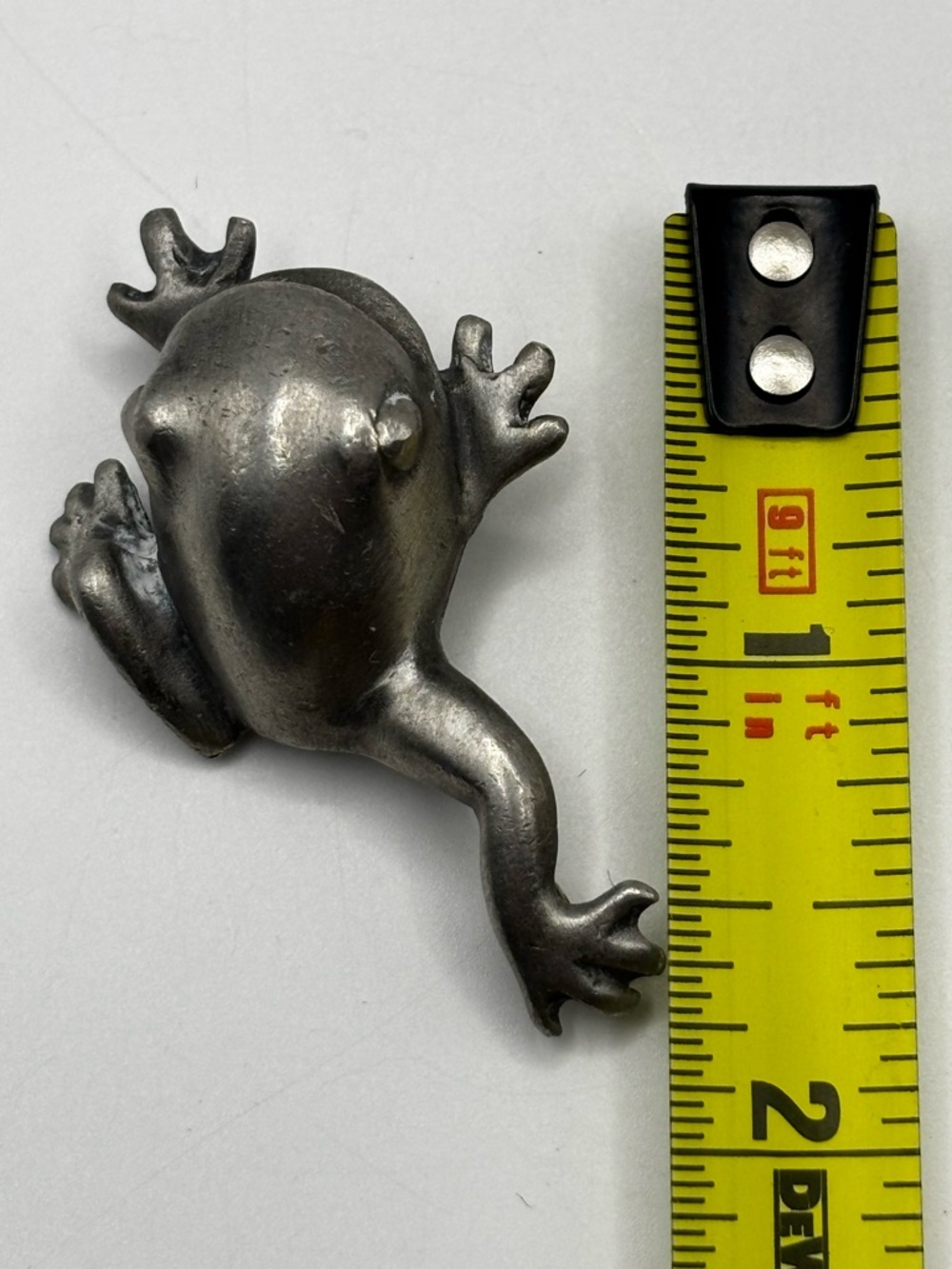Frog Brooch - Picture 14 of 14